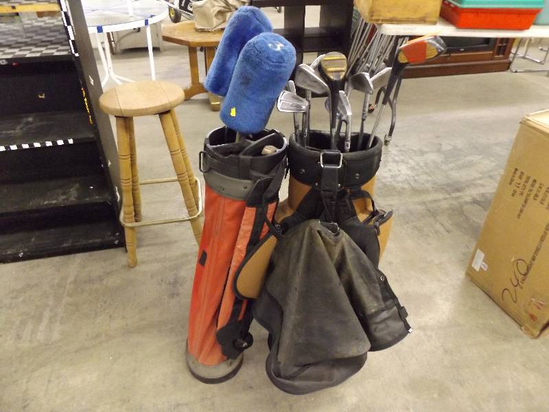 lot 299 image: Golf Bags and Clubs