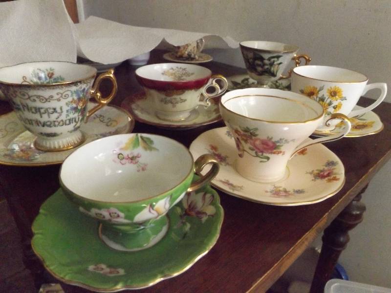 6 sets of cups and saucers