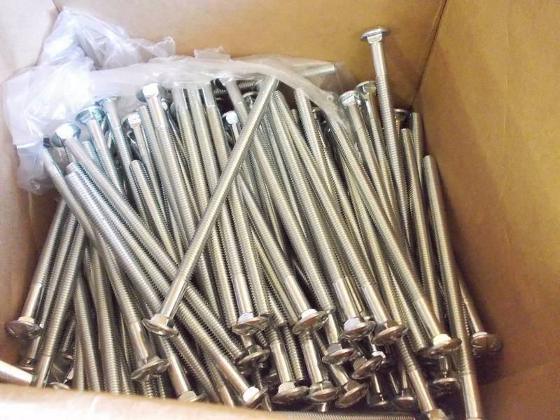 38 7 inch Carriage Bolts (100)