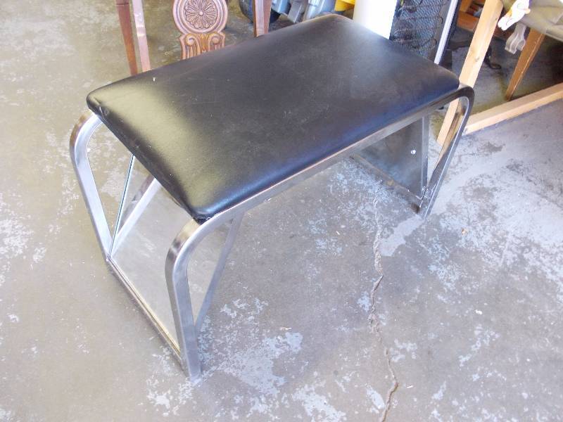 Store Fixture-Bench With Mirror