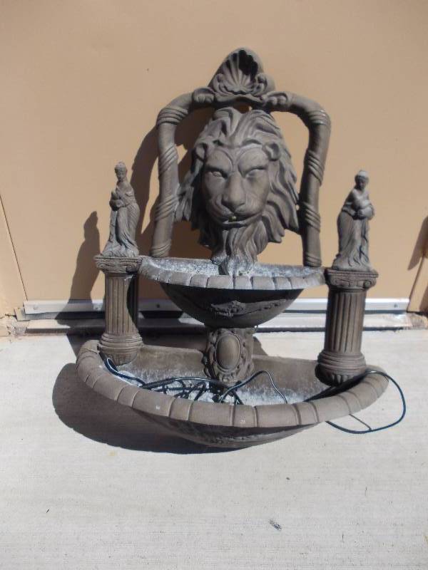 Lion Head Wall Fountain (Pot Metal)