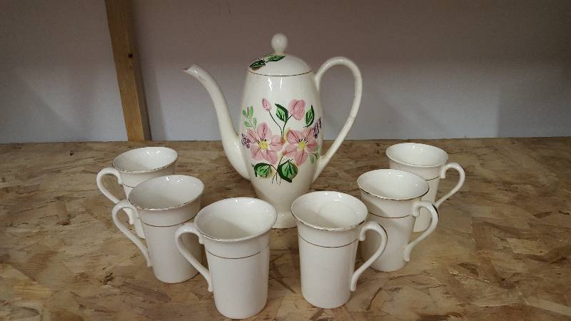Vintage Cocoa Pot With 6-Cups