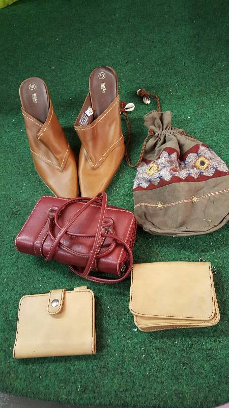 Size 10 Shoes, Coin Purses, Hand Bags