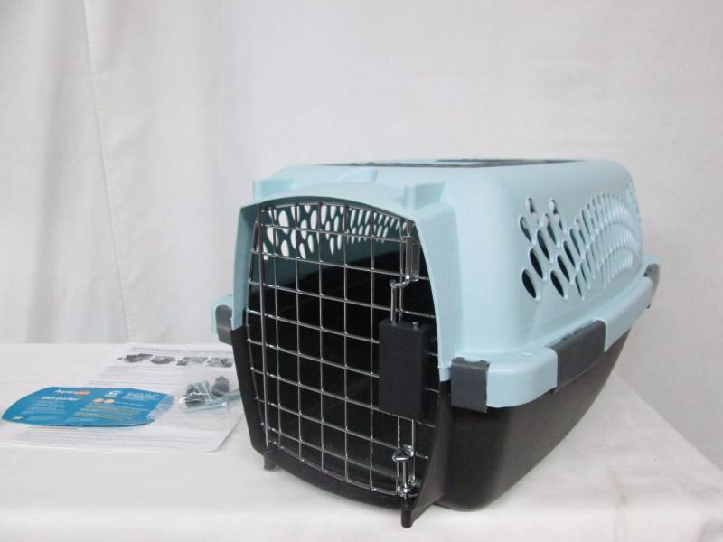 lot 69 image: Petmate Doskocil Co Pet Taxi Accessory - Small