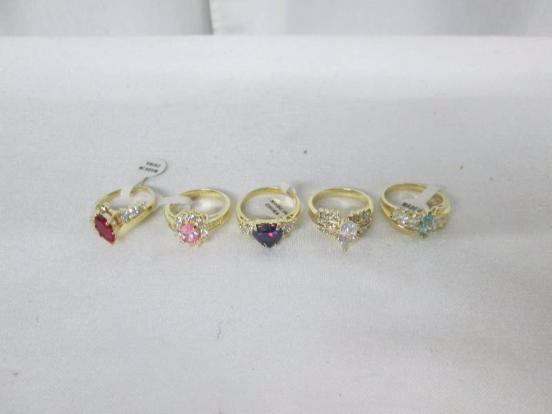 lot 93 image: Ladies Goldtone 5 Cubic Zirconia Ring Set