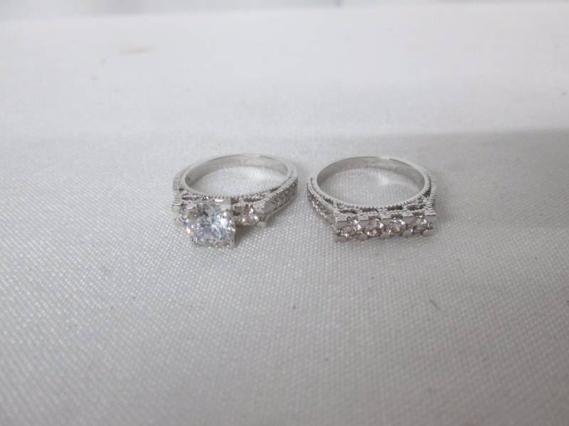 lot 94 image: Silvertone Vintage-Style Round CZ Bridal Set