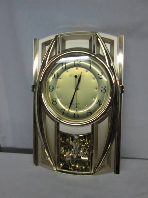 lot 71 image: Musical Pendulum Wall clock