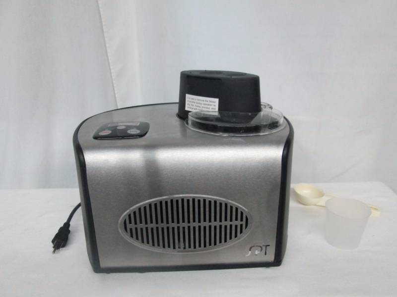 lot 12 image: SPT 1.5-Qt. Ice Cream Maker