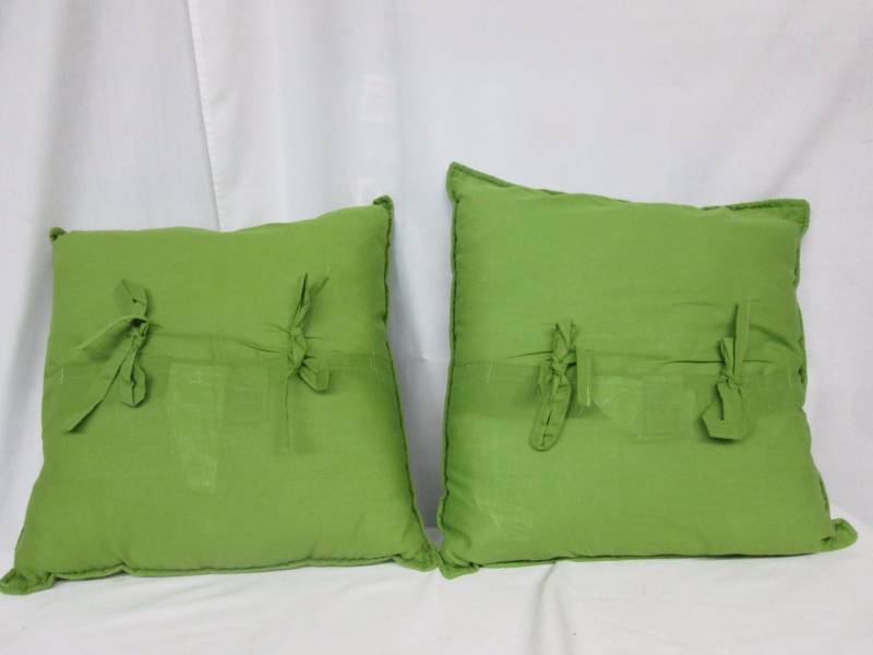 lot 103 image: McLeland Design Essex 18 Square Pillow (Green)