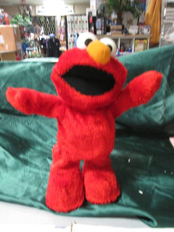 Hokey Pokey Elmo...
