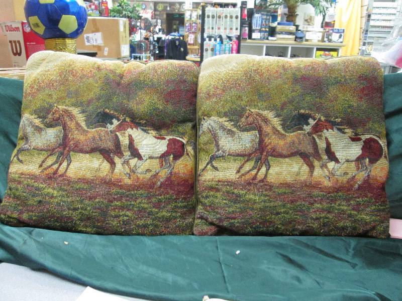 Home Dcor, 2 Horse Design Pillows...