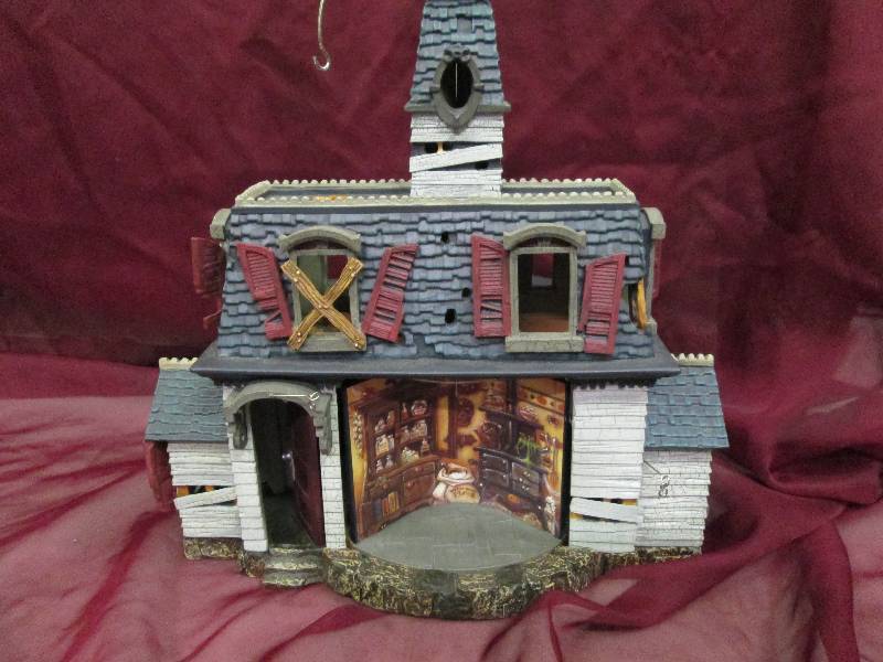 Halloween Ornament house  No orname...