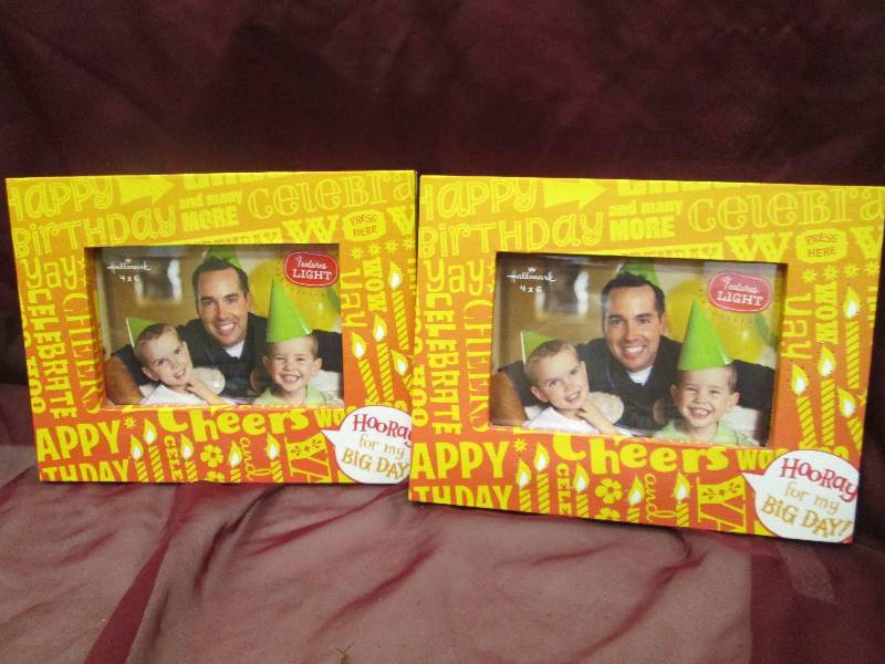 Picture frames for  thats says Hoor...