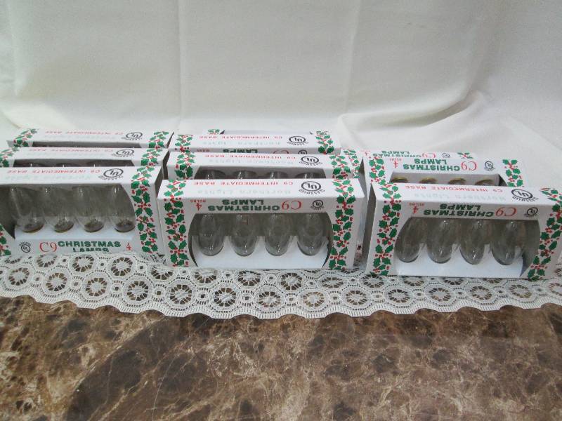 Qty 7 Christmas Lamps 4 bulbs per p...