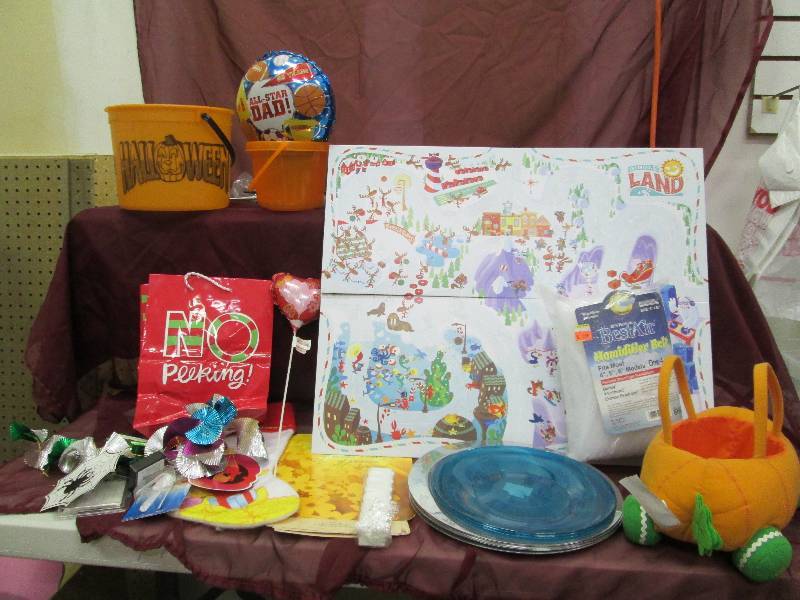 Plates, humidifier belt, giggle lan...