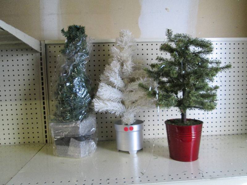 Qty 3 small Christmas trees...