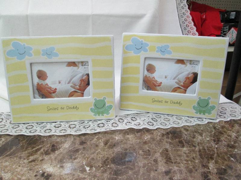 Qty 2 Picture frames that say smile...
