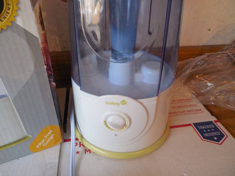 lot 11 image: Safety 1st Ultrasonic 360 Humidifier