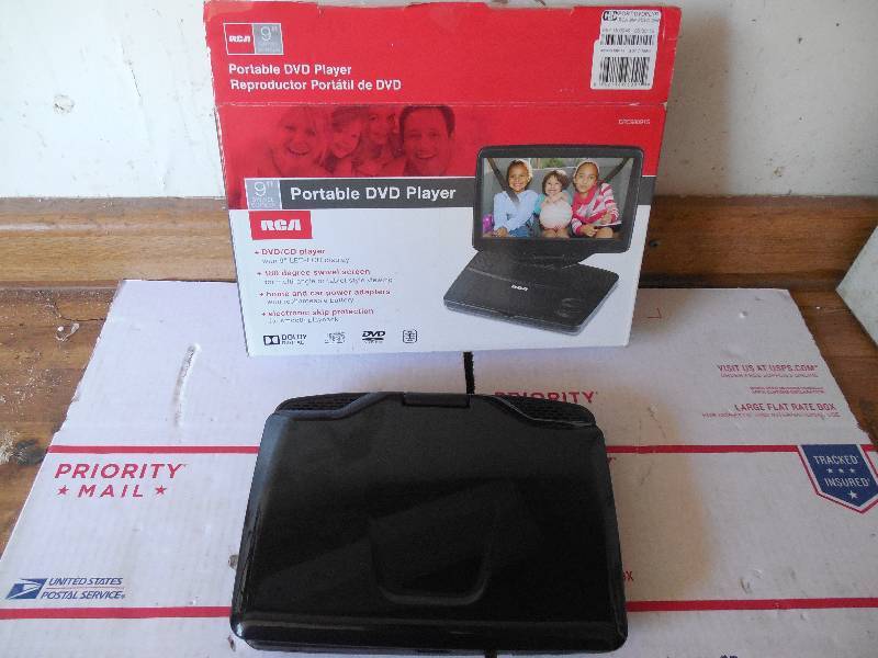 lot 31 image: RCA 9 Portable DVD Player - Black