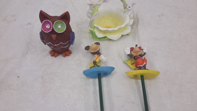 dcor and toys