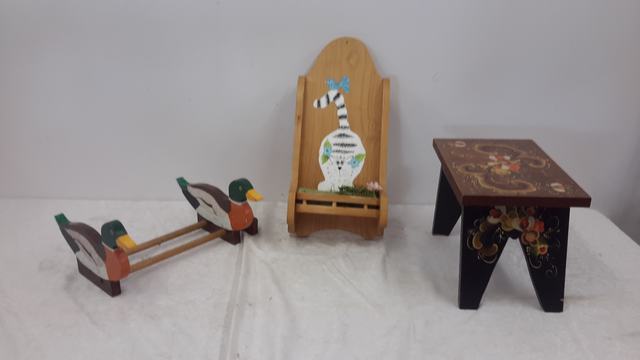 step, duck book stand, cat dcor