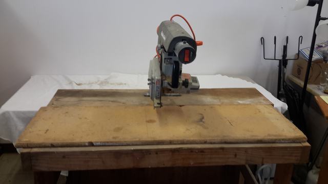 Radial arm saw