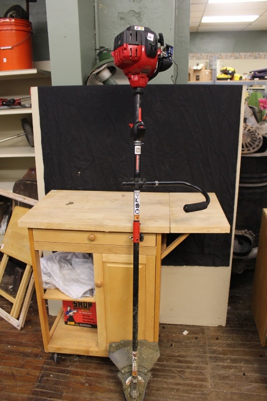 lot 128 image: Troy Built Weed Whip