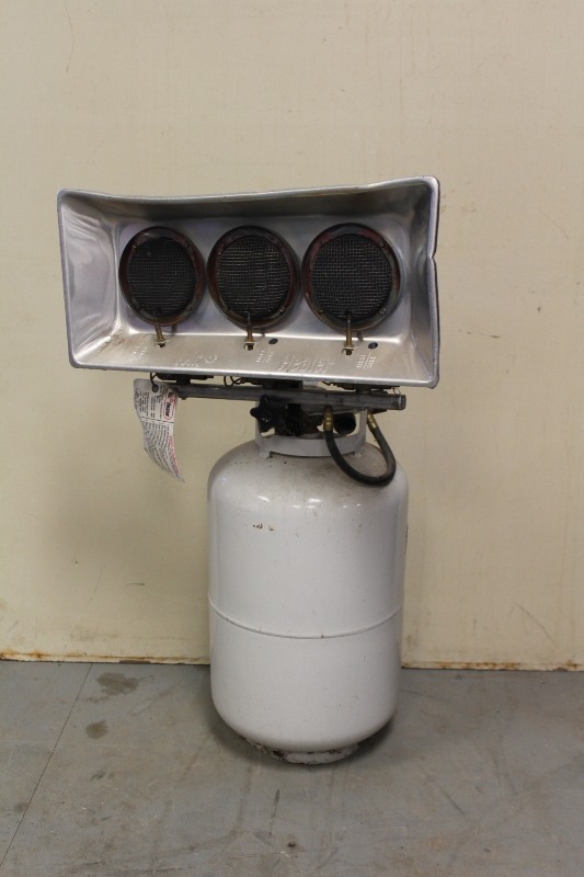 lot 17 image: 30 Gal LP Tank with Heater