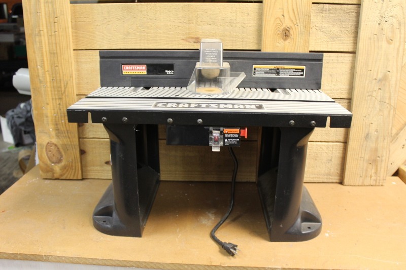 lot 31 image: Craftsman Professional Router Bench