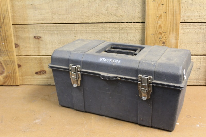 lot 165 image: Toolbox with contents