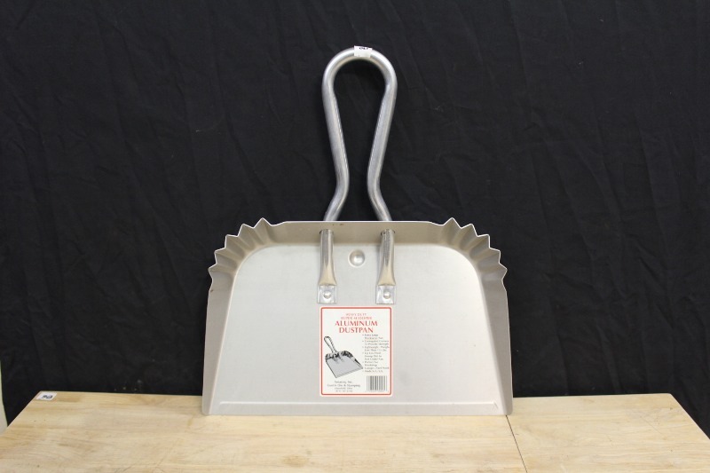 lot 170 image: Dustpan