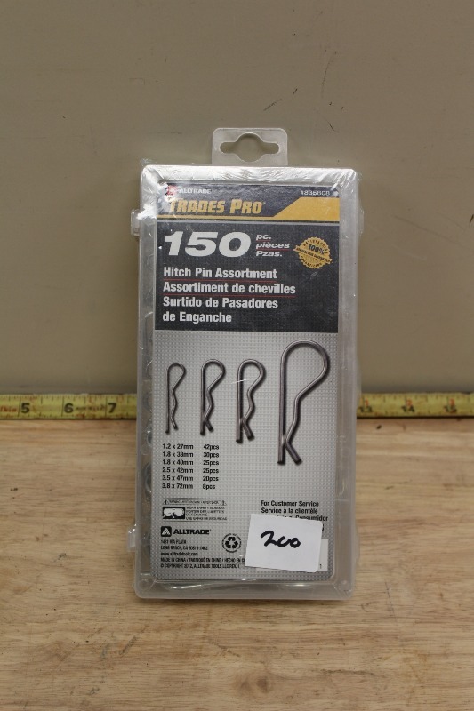 lot 200 image: Hitch Pin Assortment