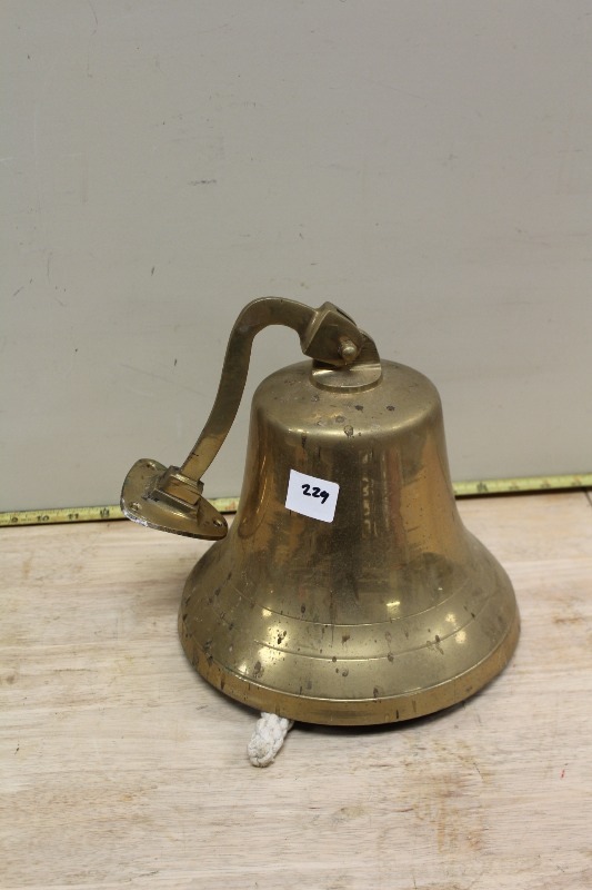 lot 229 image: Large Brass Bell
