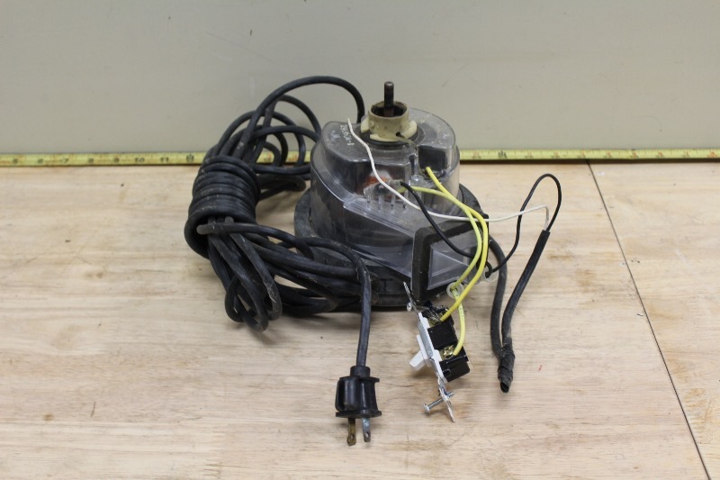 lot 272 image: Vacuum Motor  Vacuum
