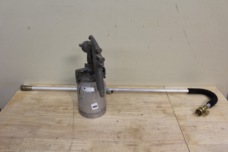 lot 288 image: Paint Gun and Torch