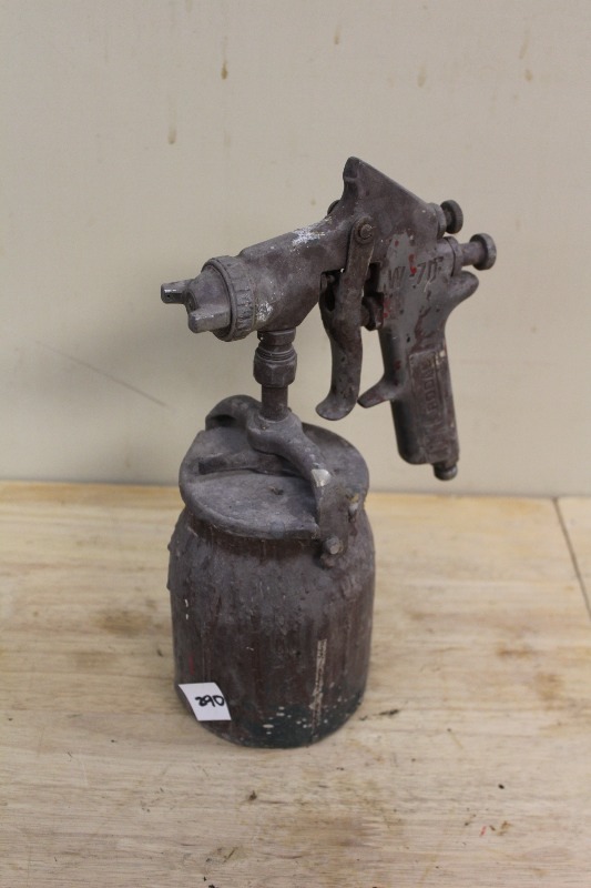 lot 290 image: Paint Gun