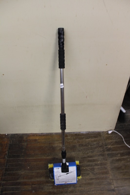 lot 345 image: Car Wash Brush