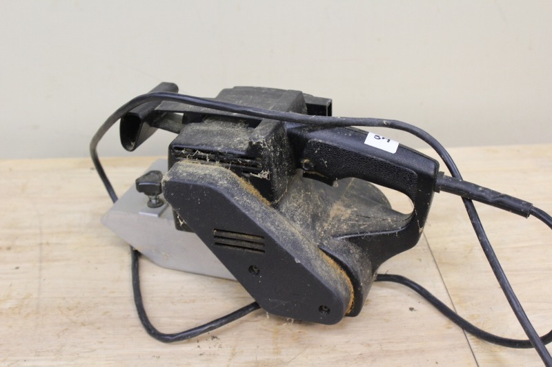 lot 37 image: Craftsman Belt Sander