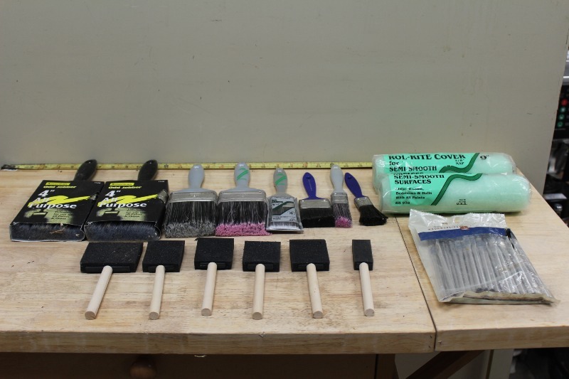 lot 256 image: Paint Brushes