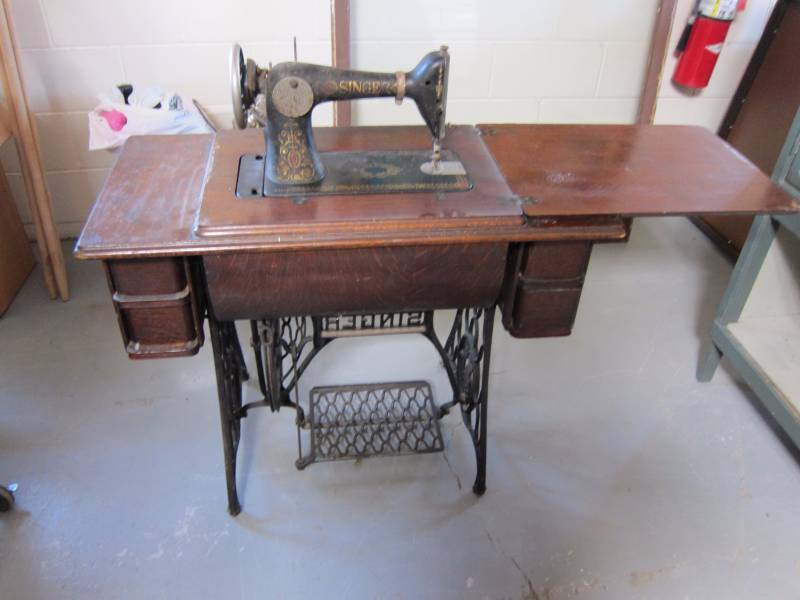 Vintage Singer Sewing Station