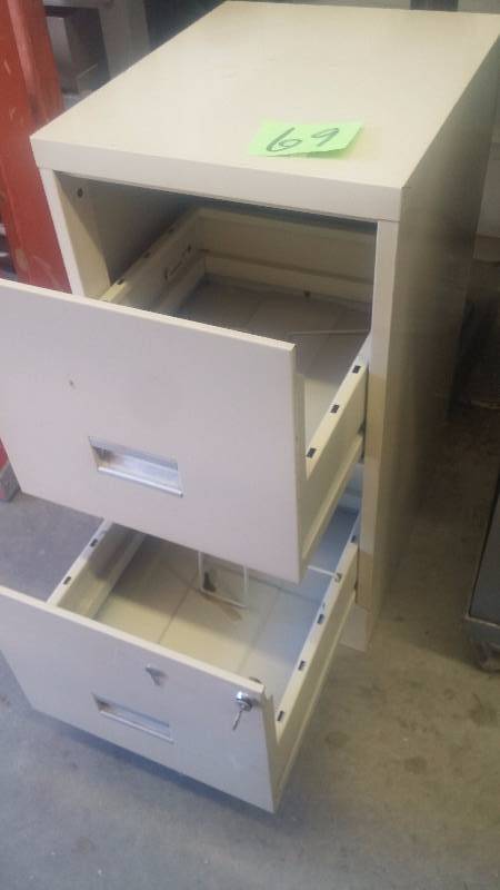 lot 69 image: 2 drawer, letter size file cabinet
