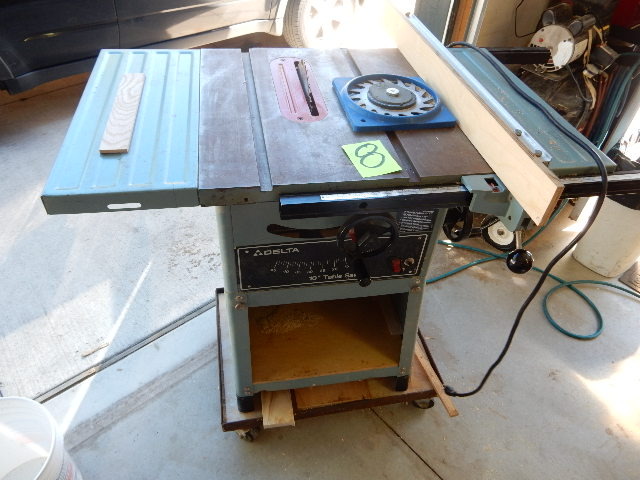 lot 8 image: Delta 10 in Table Saw