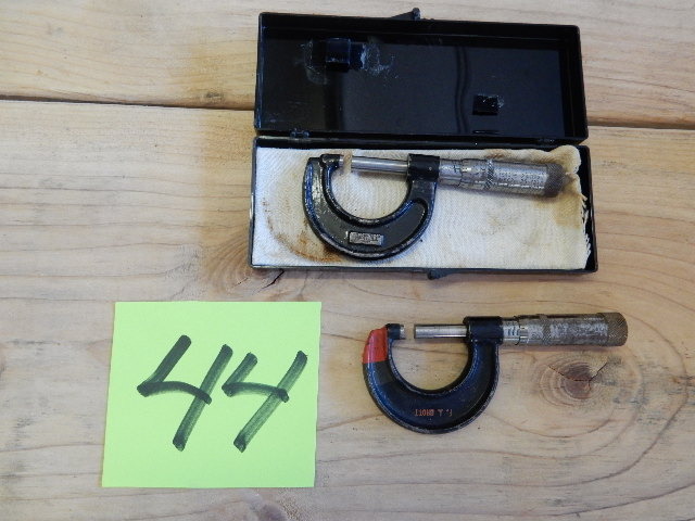 lot 44 image: 2, 1 in Micrometers