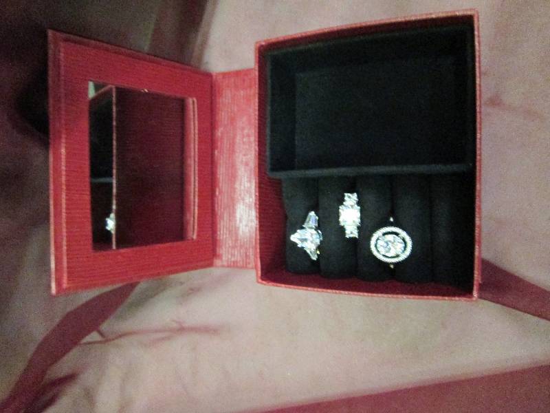 set of 3 rings in red jewelry box...