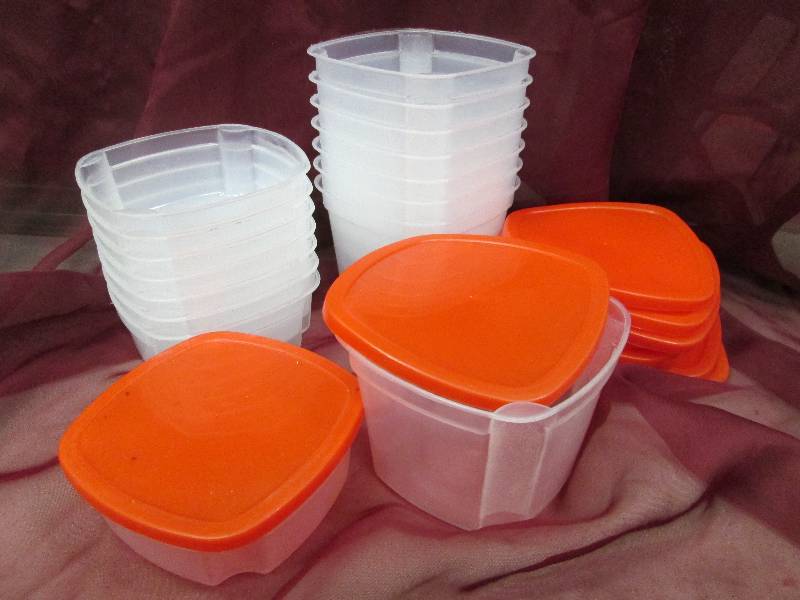 Set of 8 small containers & 8 mediu...