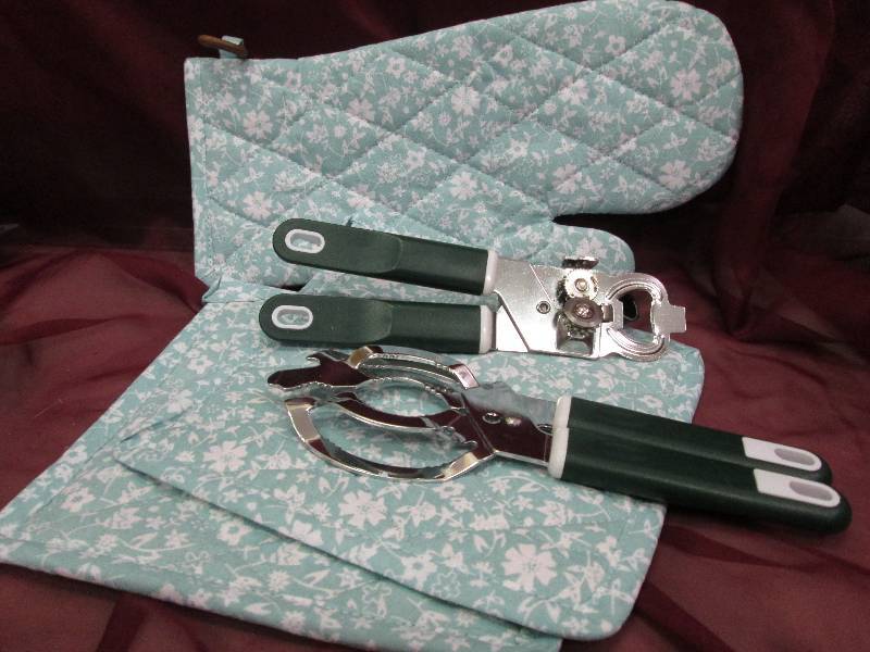 1 mint green floral hot mit and 2 m...