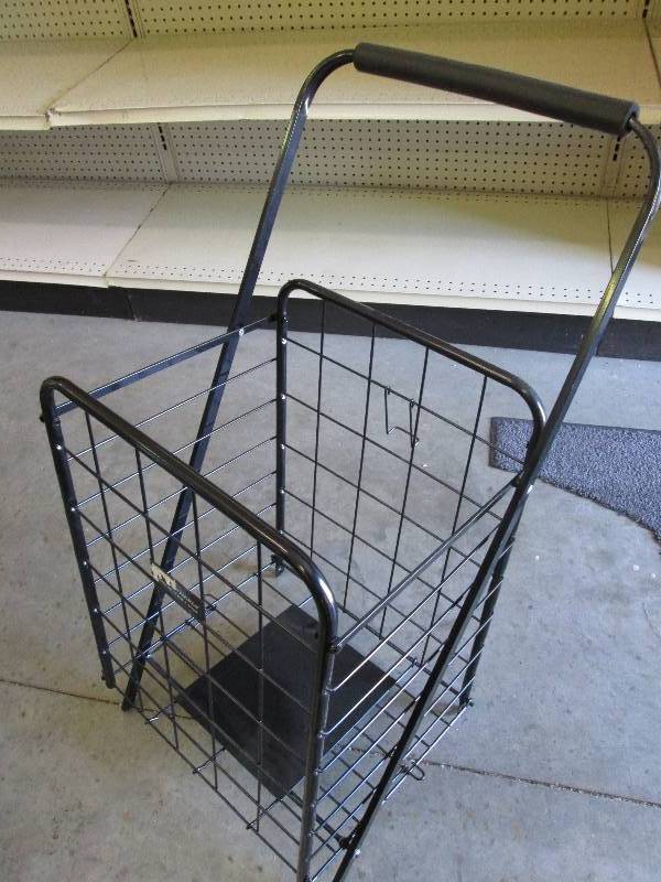 Folding Metal Laundry Basket with h...