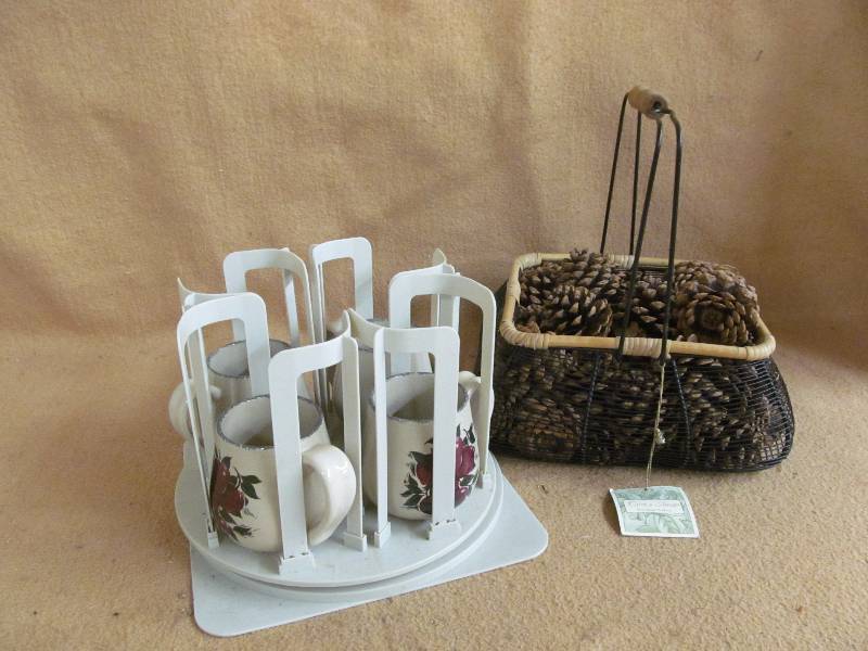 cup holder, baskets