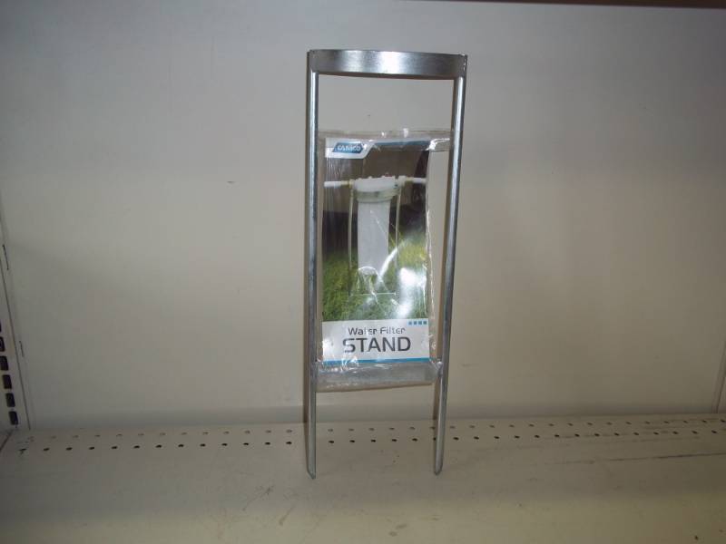 lot 25 image: New Water filter stand