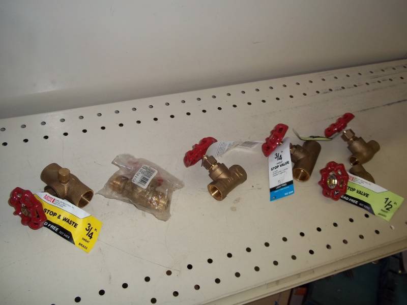 lot 32 image: New 6 Brass Valves